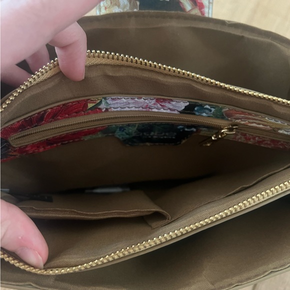 Bebe Los Angeles Floral and gold purse - Picture 4 of 5